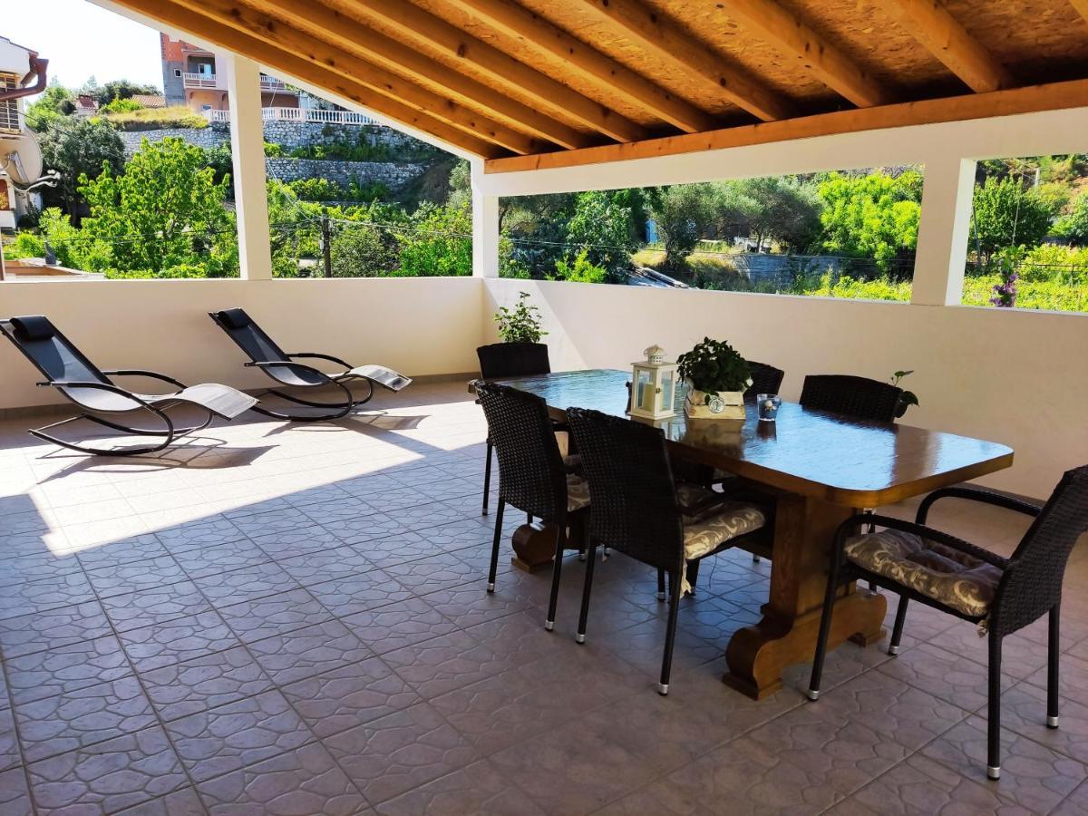 Apartments Jaska Supetarska Draga Ngoại thất bức ảnh
